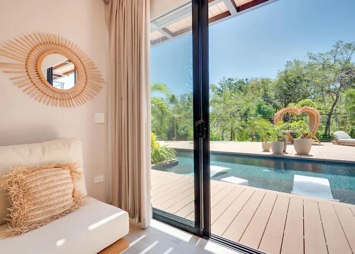 The #3 - Boutique In Flamingo - Ground Level Appartement