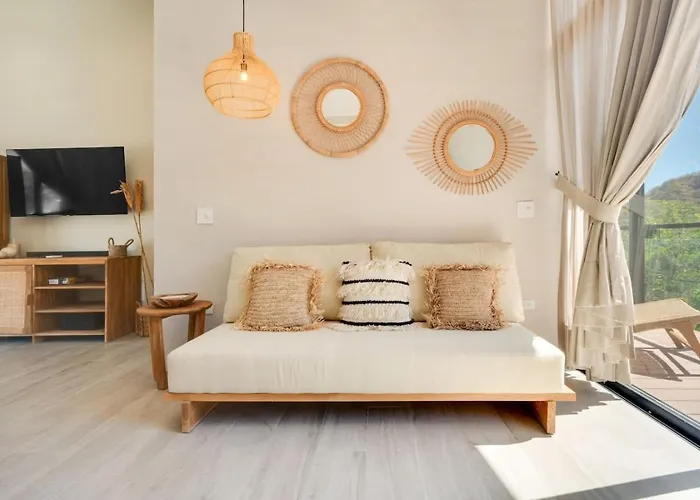 The #3 - Boutique In Flamingo - Ground Level Appartement *