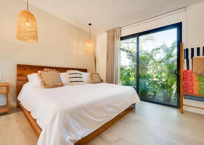 The #3 - Boutique In Flamingo - Ground Level Appartement *