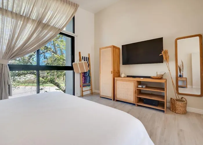 Appartement The #3 - Boutique In Flamingo - Ground Level *