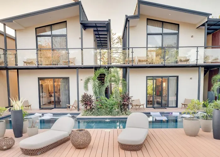 Appartement The #3 - Boutique In Flamingo - Ground Level *