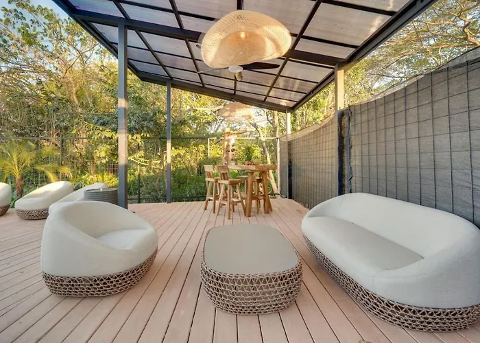 The #3 - Boutique In Flamingo - Ground Level Appartement